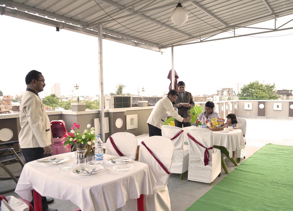 Ghosh Villa Guest House Kolkata Exterior photo